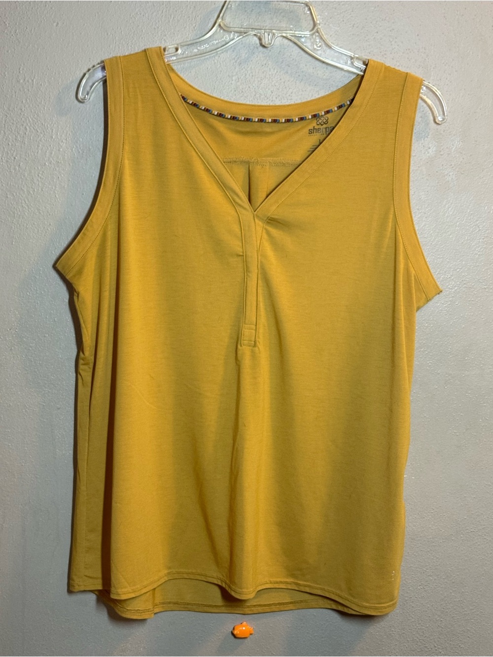 NWOT Sherpa Adventure Gear Asha Sleeveless V-Neck Top - Mustard Yellow Sz Lg